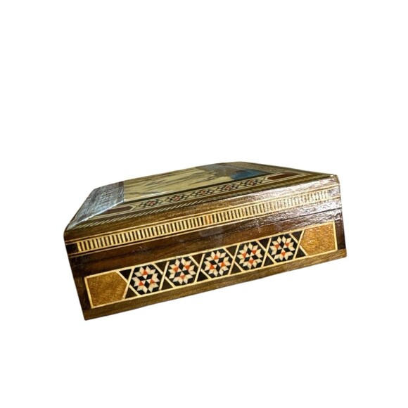 Vintage Kuwait Souvenir Trinket Box Mother Of Pearl Inlay Dhow Boat Kuwait Tower - Picture 4 of 7